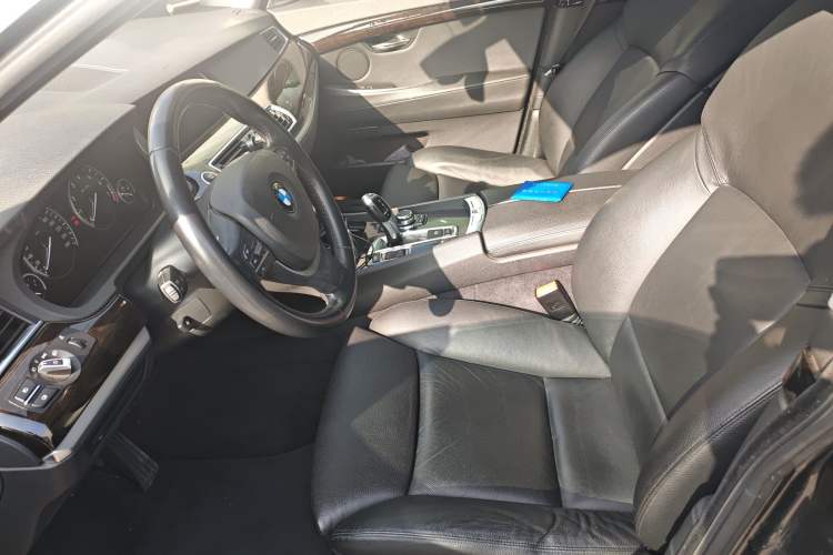 Used BMW 5 Series GT 2010 535i Luxury Edition Left Front Seat