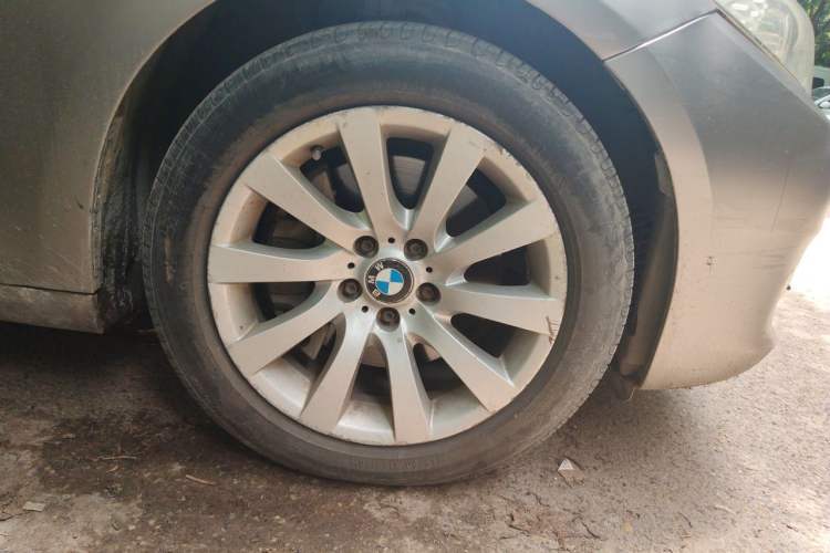 Used BMW 5 Series GT 2010 535i Luxury Edition Right Front Wheel Hub