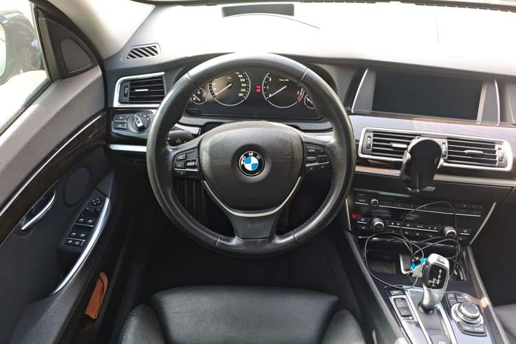 Used BMW 5 Series GT 2010 535i Luxury Edition Steering Wheel