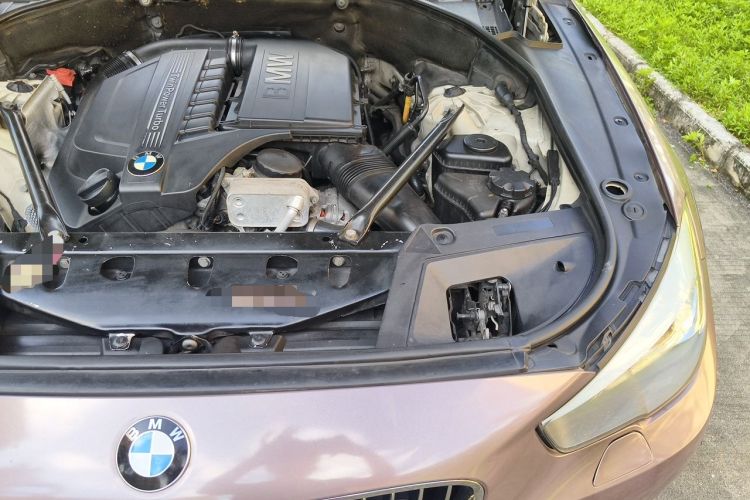 Used BMW 5 Series GT 2010 535i Luxury Edition Engine Bay Left