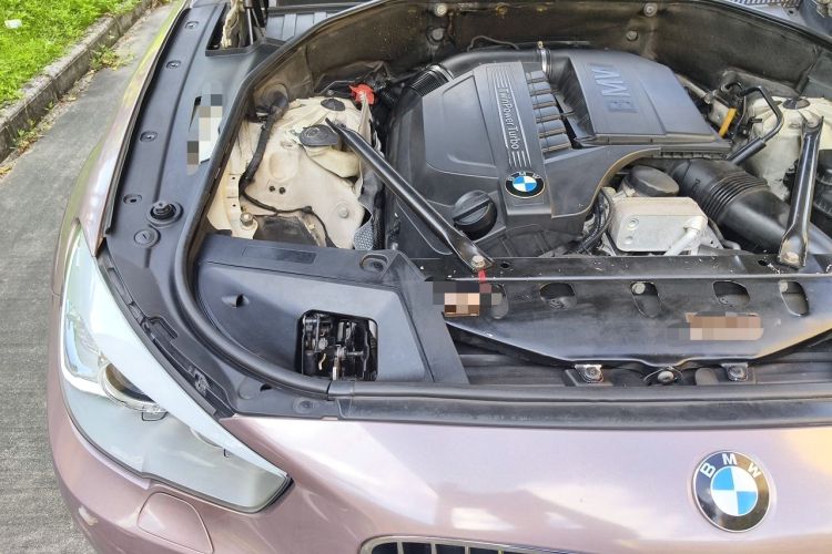 Used BMW 5 Series GT 2010 535i Luxury Edition Engine Bay Right
