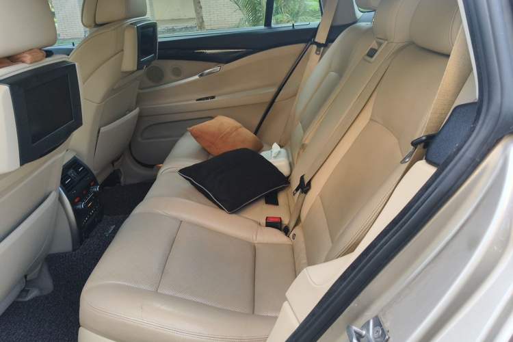 Used BMW 5 Series GT 2010 535i Luxury Edition Left Rear Seat