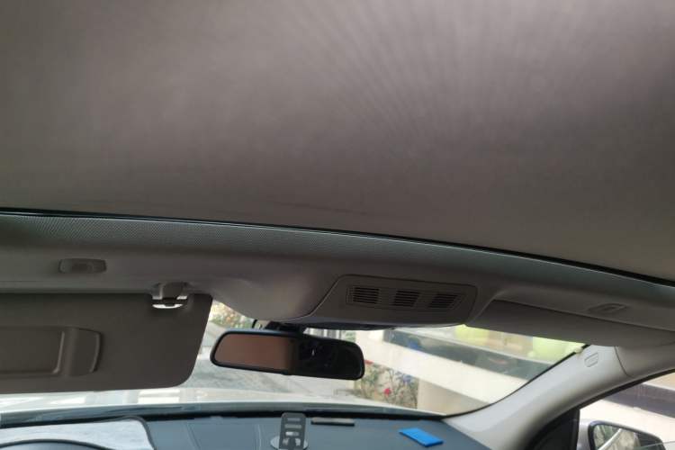 Used BMW 5 Series GT 2010 535i Leading Model Headliner