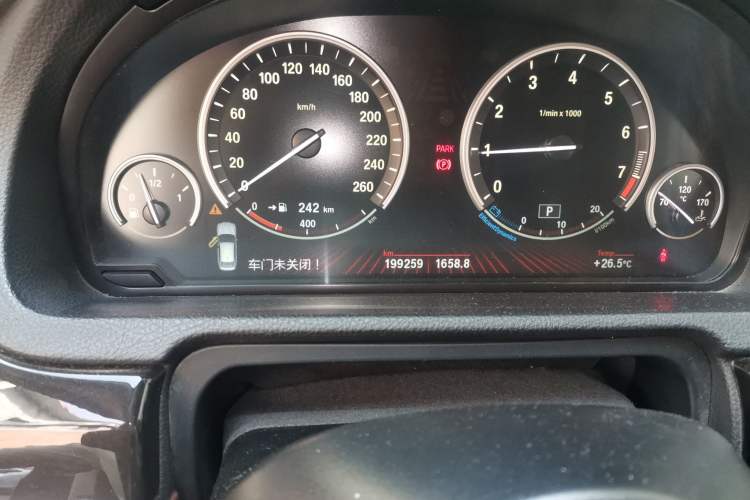 Used BMW 5 Series GT 2010 535i Leading Model Odometer Close Up