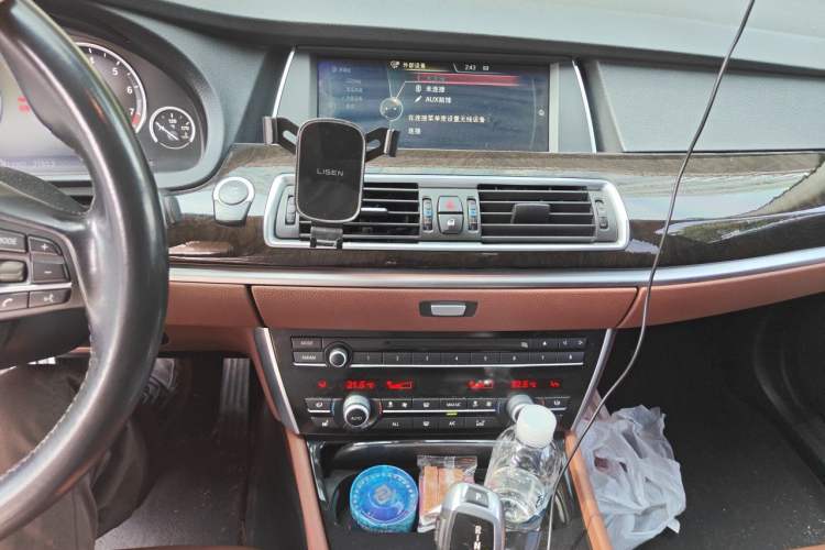 Used BMW 5 Series GT 2010 535i Leading Model Audio And AC Panel