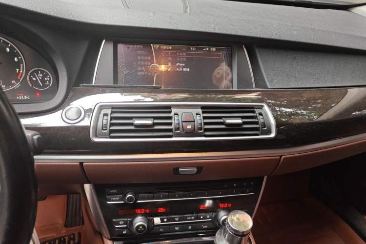 Used BMW 5 Series GT 2010 535i Leading Model Audio And AC Panel