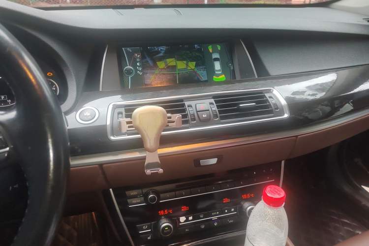 Used BMW 5 Series GT 2010 535i Leading Model Audio And AC Panel
