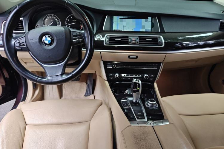 Used BMW 5 Series GT 2010 535i Leading Model Center Console