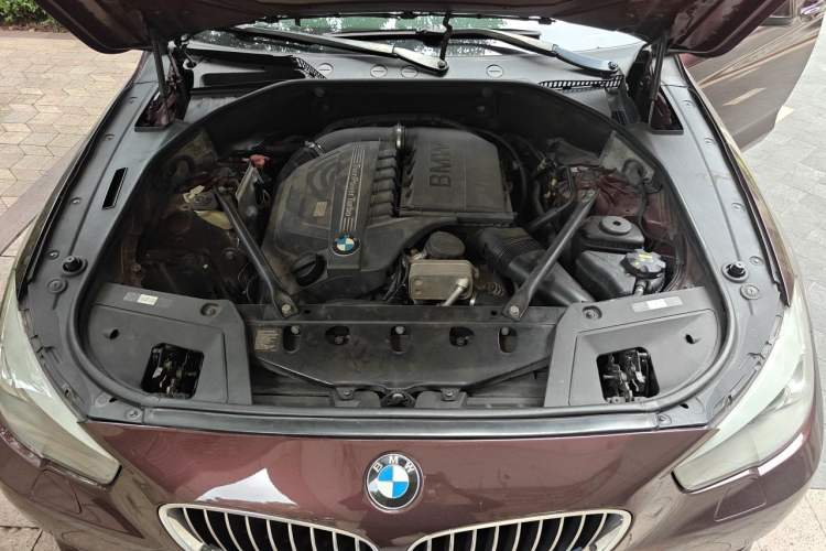 Used BMW 5 Series GT 2010 535i Leading Model Engine Bay