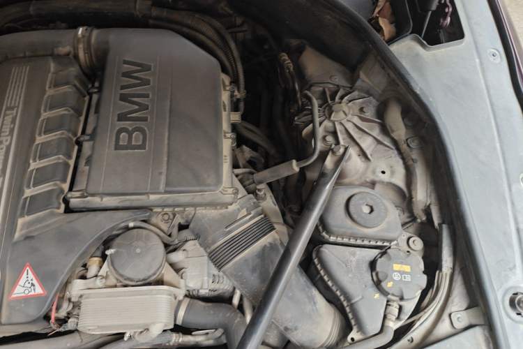 Used BMW 5 Series GT 2010 535i Leading Model Engine Bay Left