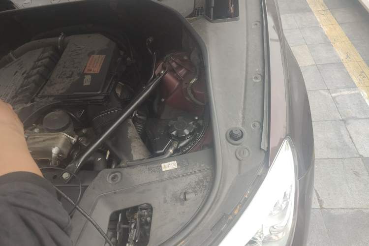 Used BMW 5 Series GT 2010 535i Leading Model Engine Bay Left