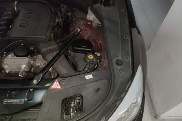 Used BMW 5 Series GT 2010 535i Luxury Edition Engine Bay Left