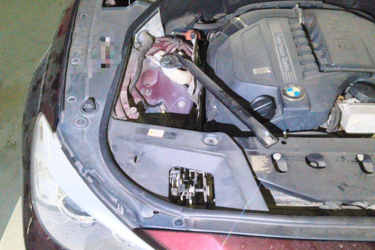 Used BMW 5 Series GT 2010 535i Leading Model Engine Bay Right