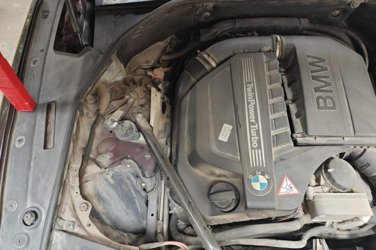 Used BMW 5 Series GT 2010 535i Leading Model Engine Bay Right