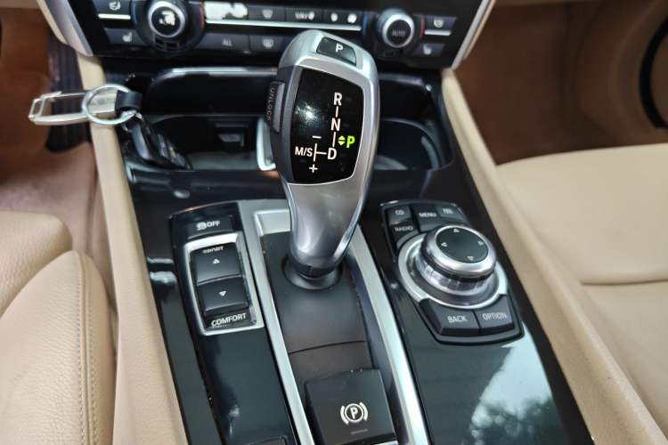 Used BMW 5 Series GT 2010 535i Leading Model Gear Lever