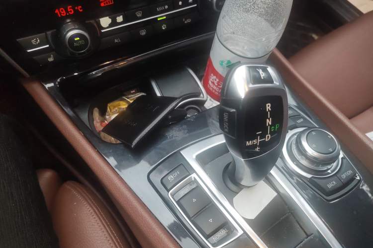 Used BMW 5 Series GT 2010 535i Leading Model Gear Lever