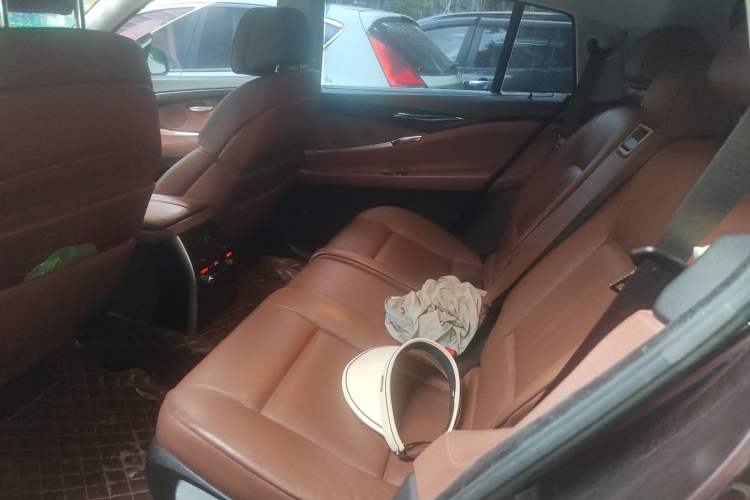 Used BMW 5 Series GT 2010 535i Leading Model Left Rear Seat