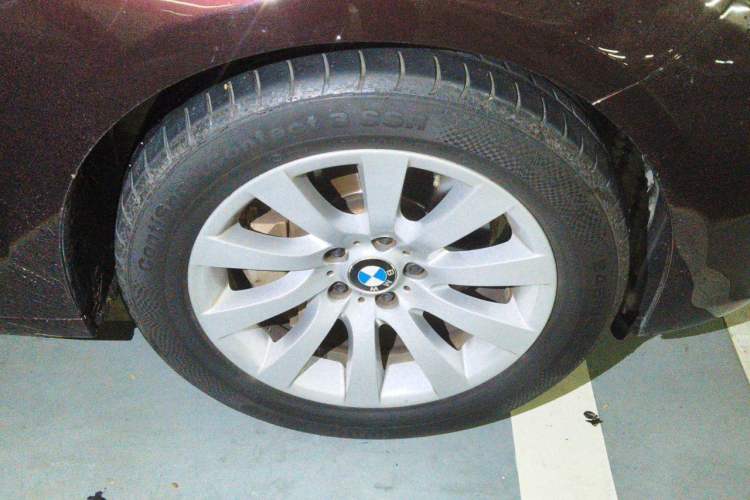 Used BMW 5 Series GT 2010 535i Leading Model Right Front Wheel Hub