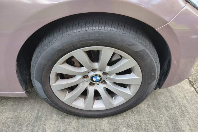 Used BMW 5 Series GT 2010 535i Luxury Edition Right Front Wheel Hub