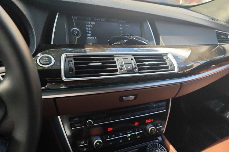 Used BMW 5 Series GT 2010 535i Leading Model Audio And AC Panel