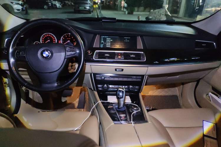 Used BMW 5 Series GT 2010 535i Leading Model Center Console