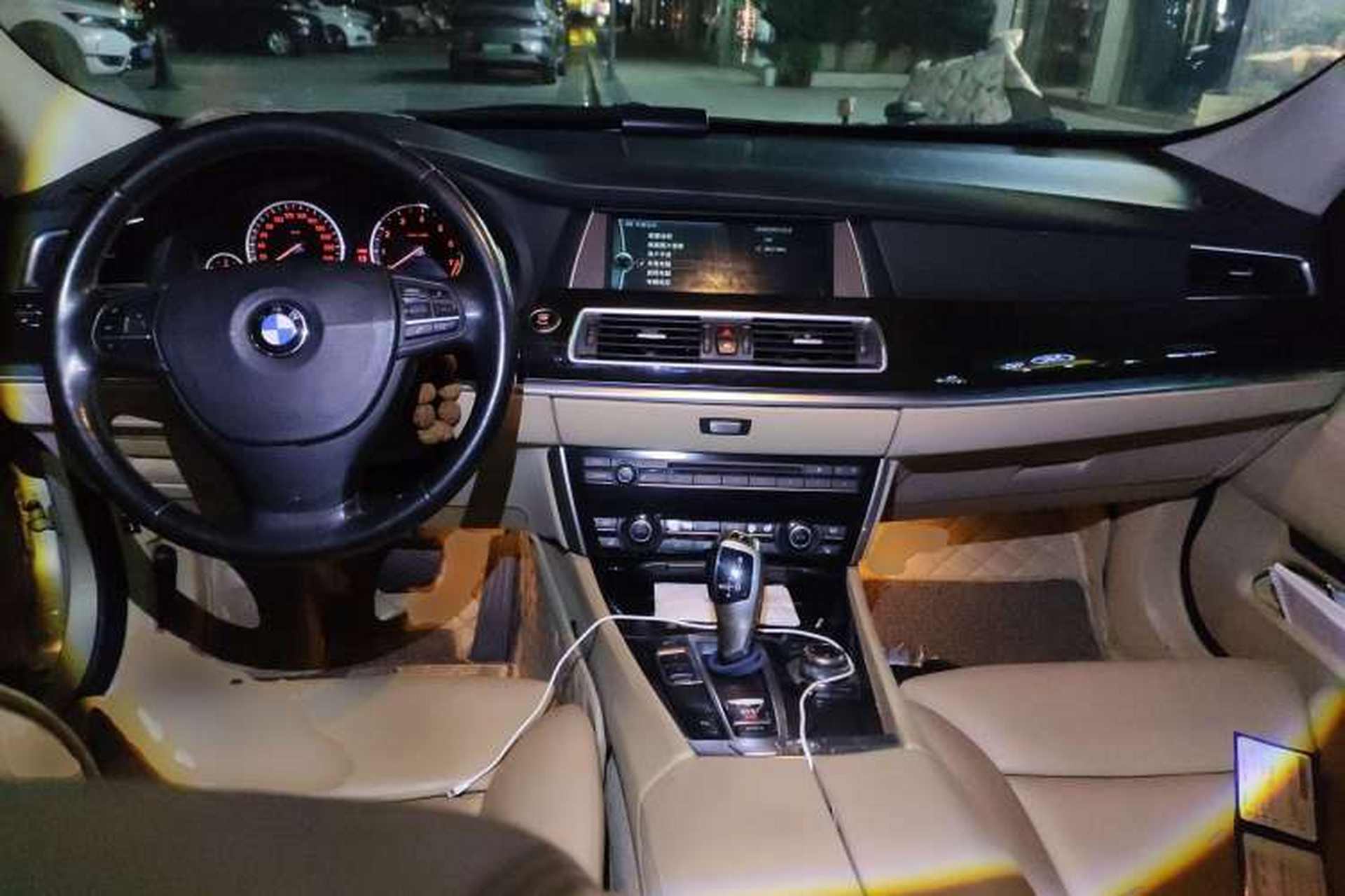 Used BMW 5 Series GT 2010 535i Leading Model Center Console