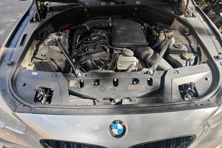 Used BMW 5 Series GT 2010 535i Leading Model Engine Bay