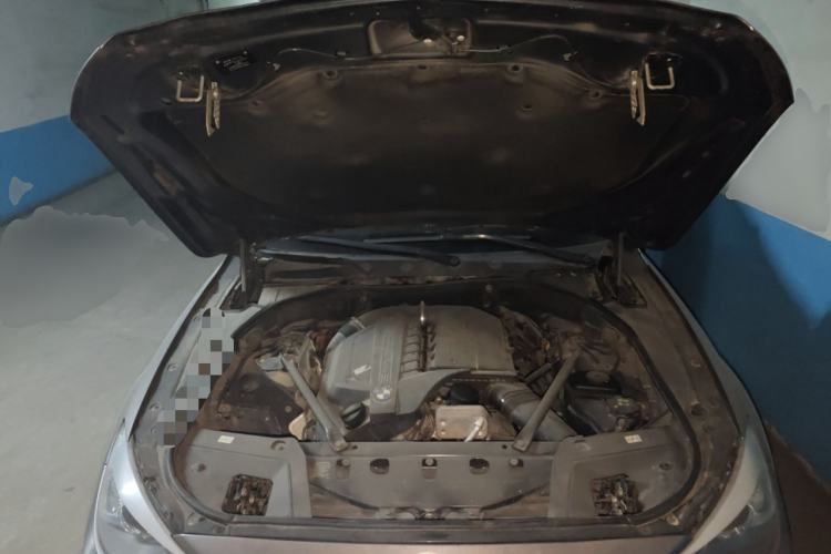 Used BMW 5 Series GT 2010 535i Leading Model Engine Bay