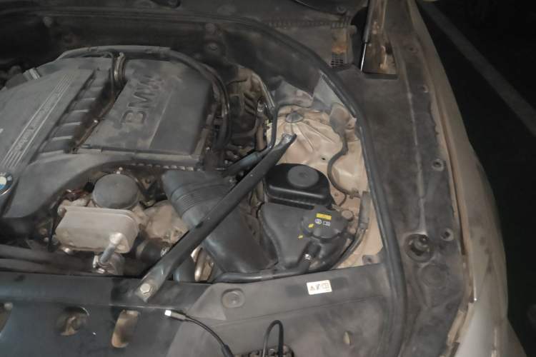 Used BMW 5 Series GT 2010 535i Leading Model Engine Bay Left