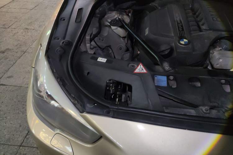 Used BMW 5 Series GT 2010 535i Leading Model Engine Bay Right