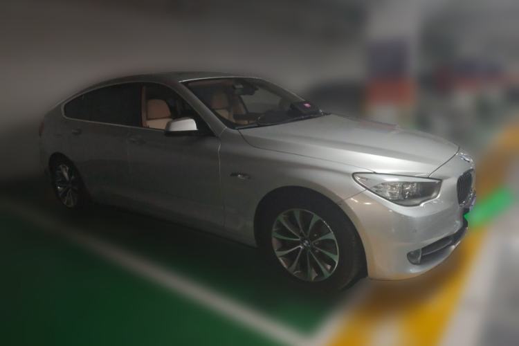 Used BMW 5 Series GT 2010 535i Luxury Edition Front Right 45 Deg