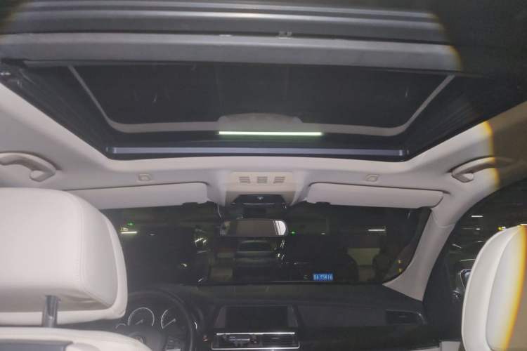 Used BMW 5 Series GT 2010 535i Luxury Edition Headliner