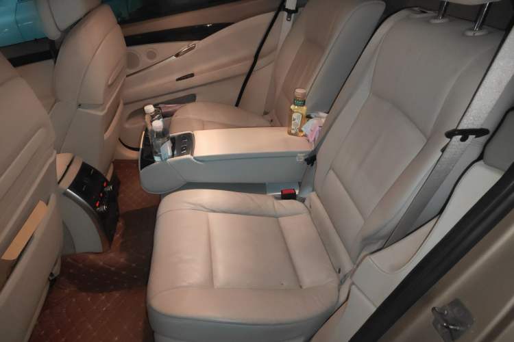 Used BMW 5 Series GT 2010 535i Leading Model Left Rear Seat