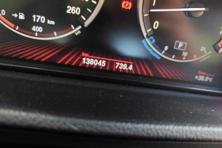 Used BMW 5 Series GT 2010 535i Leading Model Odometer Close Up