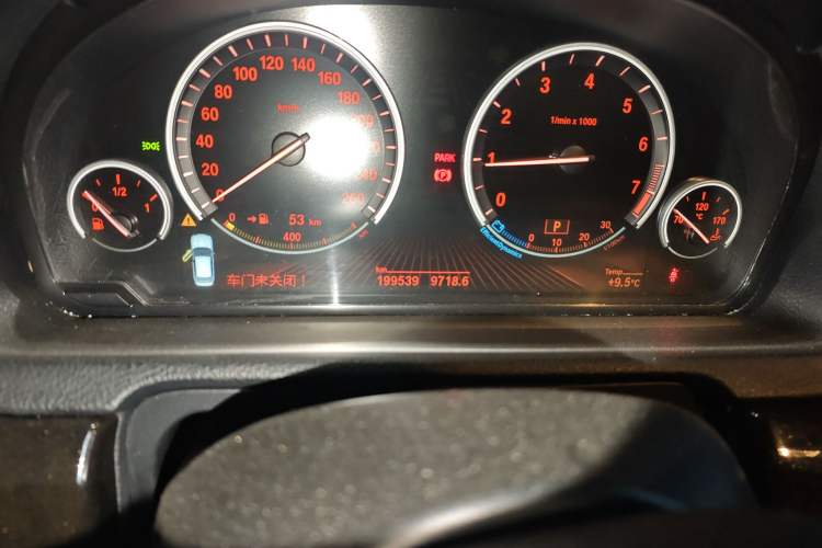 Used BMW 5 Series GT 2010 535i Leading Model Odometer Close Up