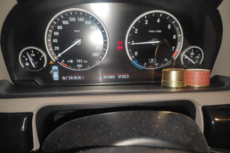 Used BMW 5 Series GT 2010 535i Leading Model Odometer Close Up