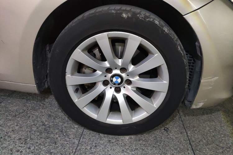 Used BMW 5 Series GT 2010 535i Leading Model Right Front Wheel Hub