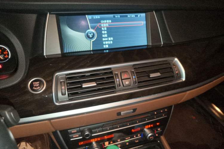 Used BMW 5 Series GT 2010 535i Leading Model Audio And AC Panel