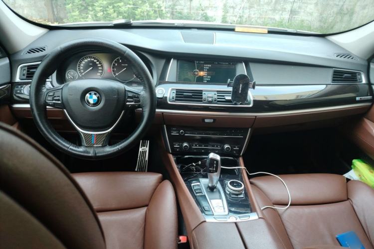 Used BMW 5 Series GT 2010 535i Leading Model Center Console