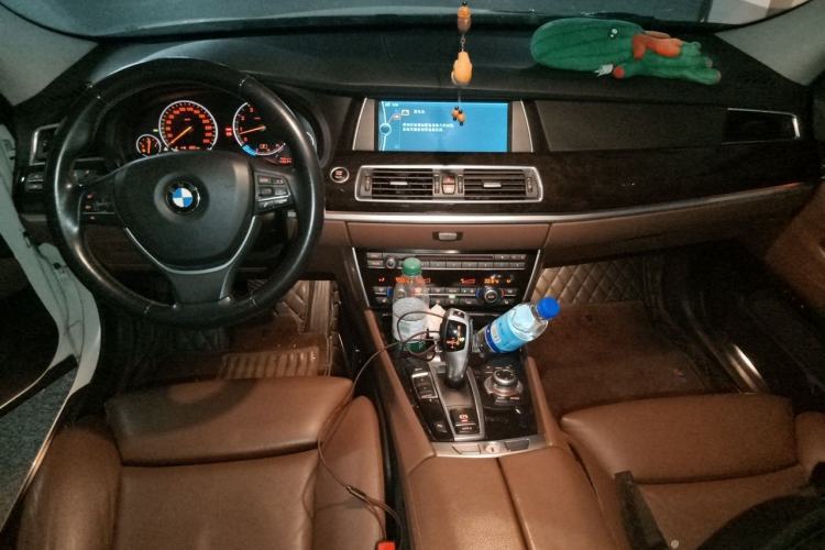 Used BMW 5 Series GT 2010 535i Leading Model Center Console