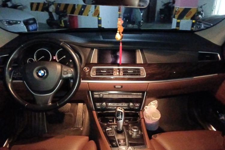 Used BMW 5 Series GT 2010 535i Leading Model Center Console