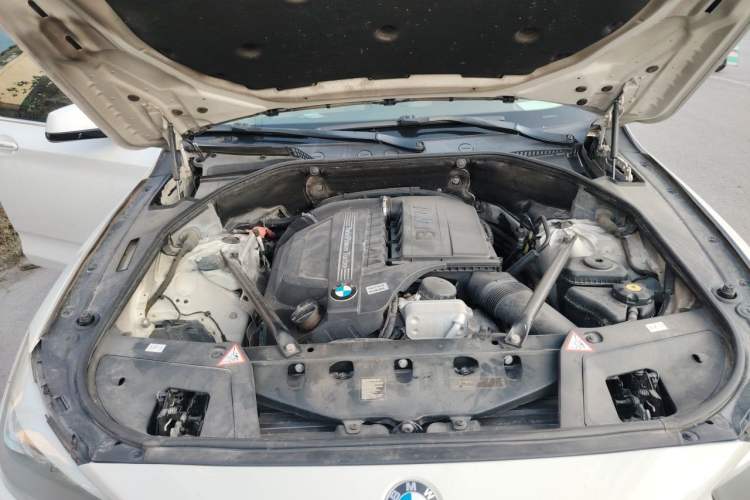 Used BMW 5 Series GT 2010 535i Leading Model Engine Bay