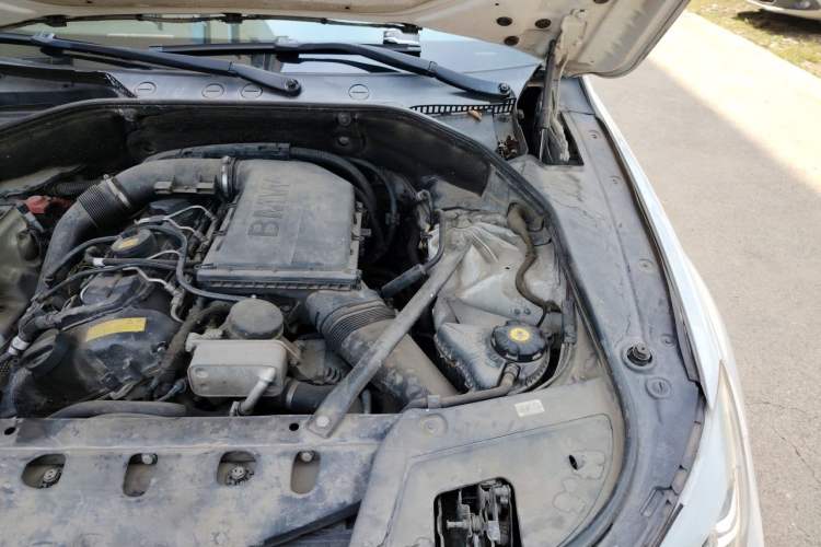 Used BMW 5 Series GT 2010 535i Leading Model Engine Bay Left
