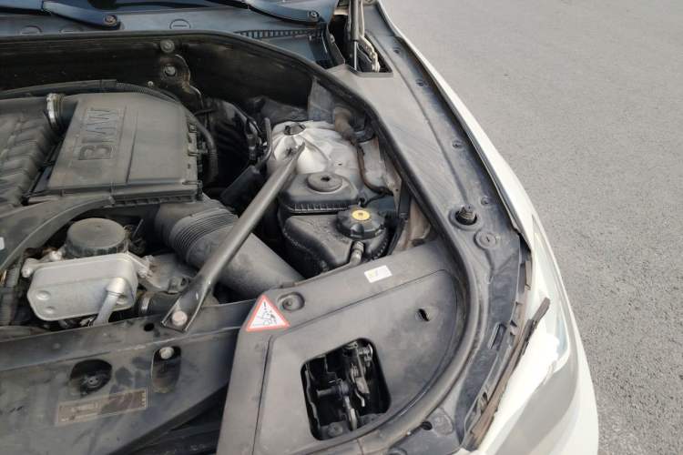 Used BMW 5 Series GT 2010 535i Leading Model Engine Bay Left