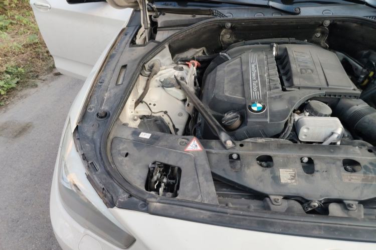 Used BMW 5 Series GT 2010 535i Leading Model Engine Bay Right