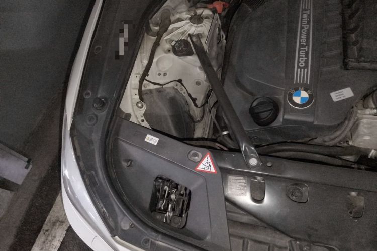 Used BMW 5 Series GT 2010 535i Leading Model Engine Bay Right