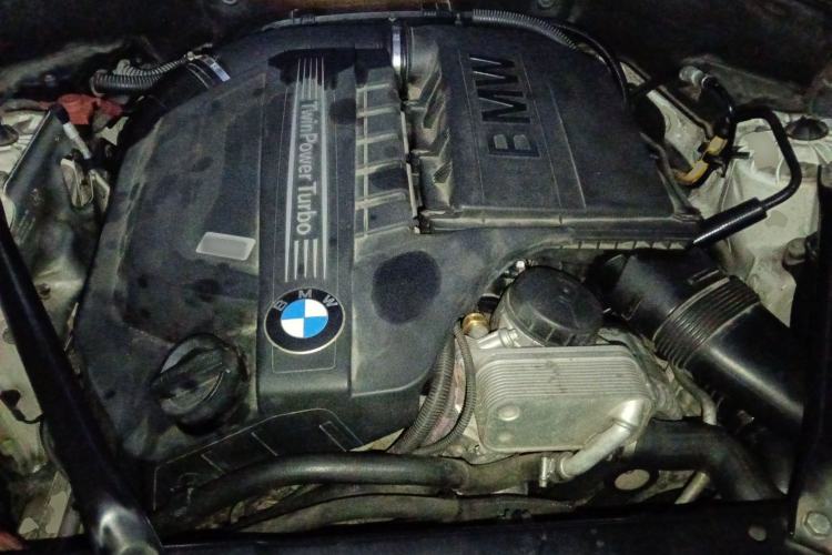 Used BMW 5 Series GT 2010 535i Leading Model Engine Bay