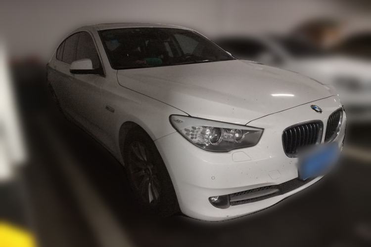 Used BMW 5 Series GT 2010 535i Leading Model Front Right 45 Deg