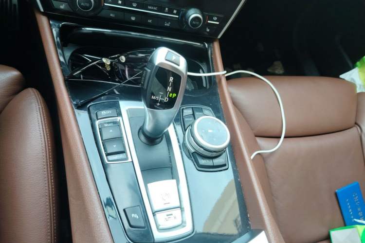 Used BMW 5 Series GT 2010 535i Leading Model Gear Lever