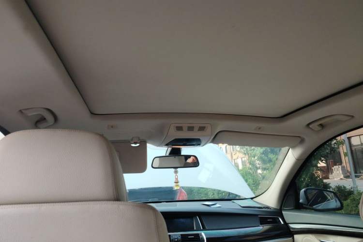 Used BMW 5 Series GT 2010 535i Leading Model Headliner